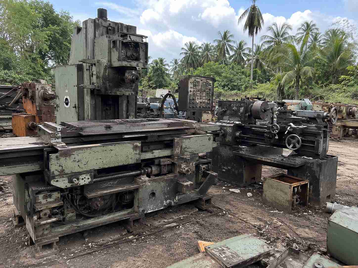 เครื่องจักร CNC เก่าขาย