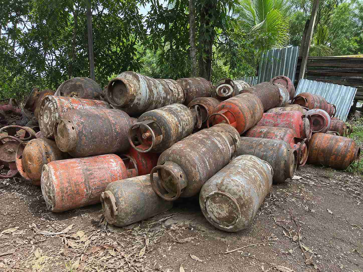 ถังแก๊ส LPG เก่า
